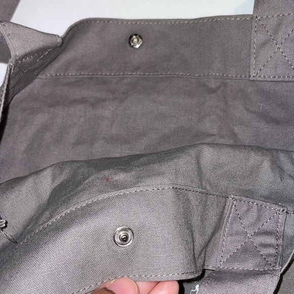 Lucy Tote w carry pouch - Picture 5 of 6